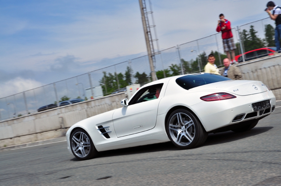 MB SLS