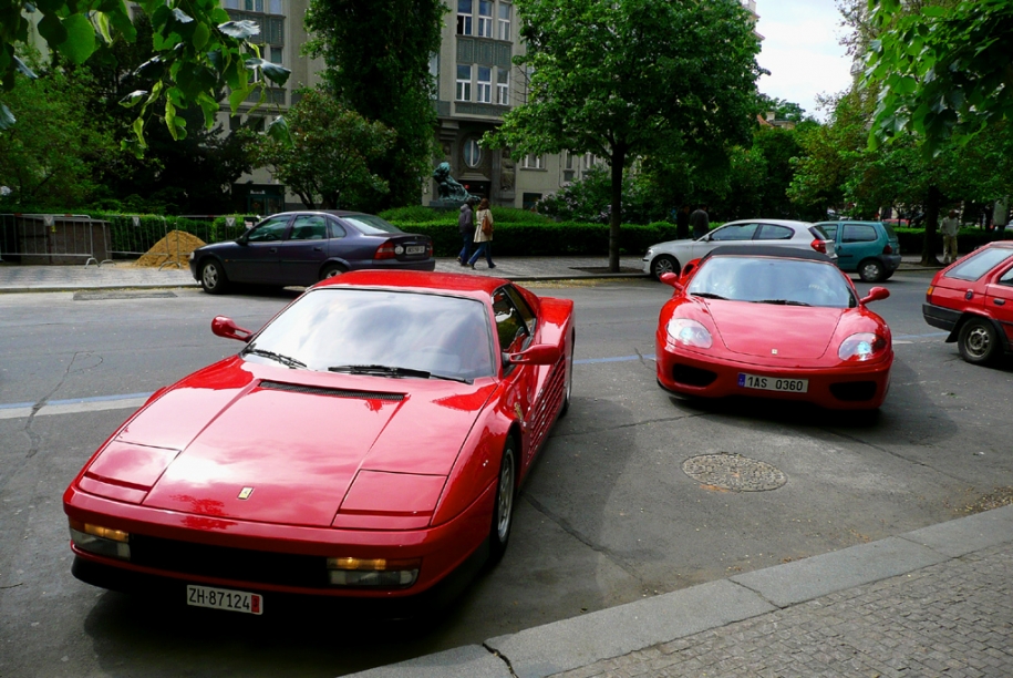 Testarossa a 360Modena