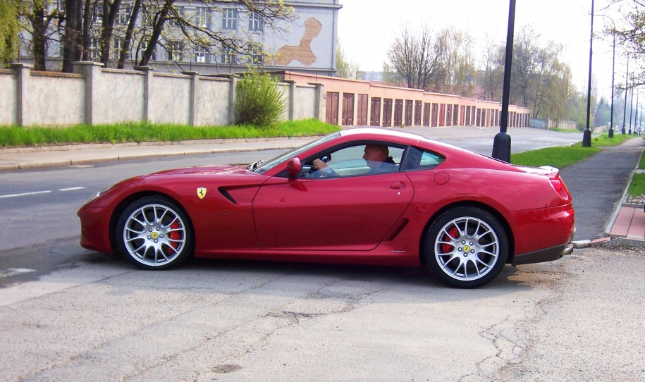 Ferrari 599