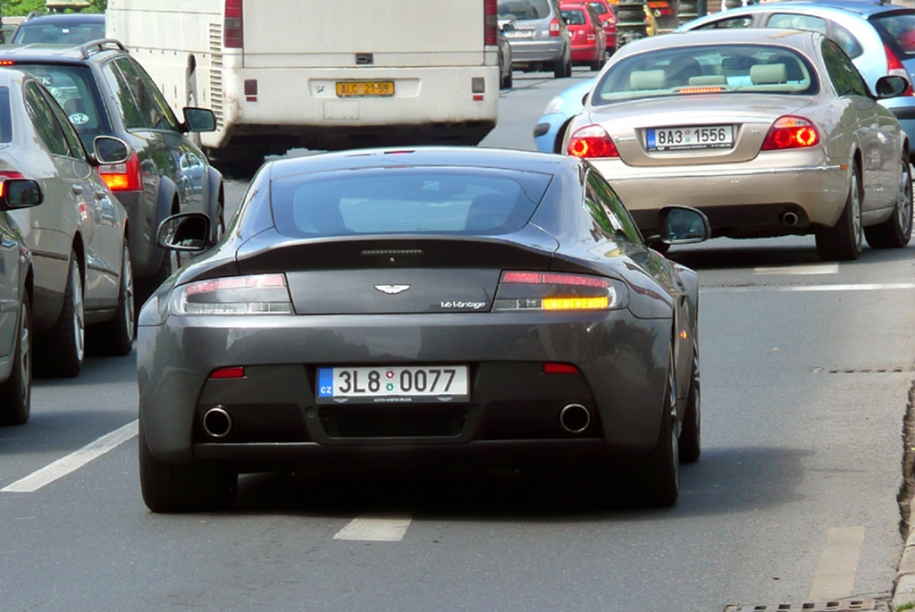 V12 Vantage
