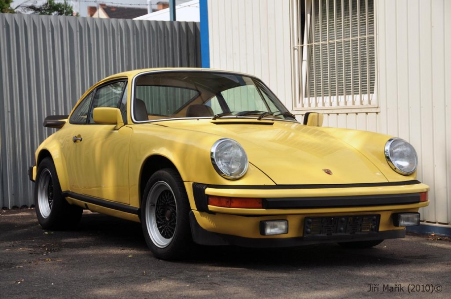 Porsche 930