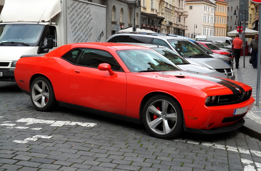 Dodge Challenger