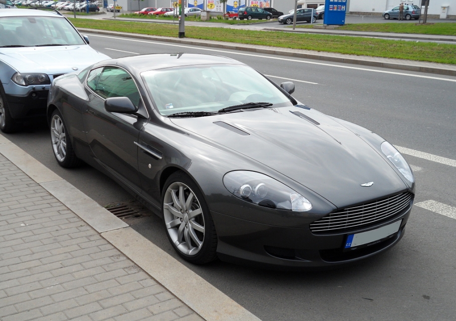 DB9