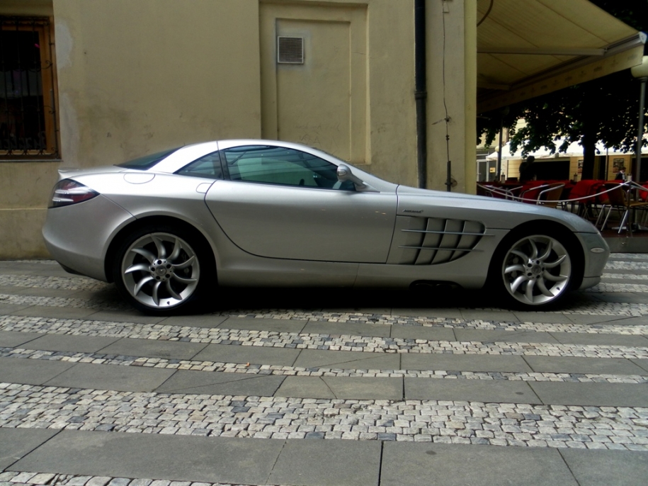 Mercedes SLR