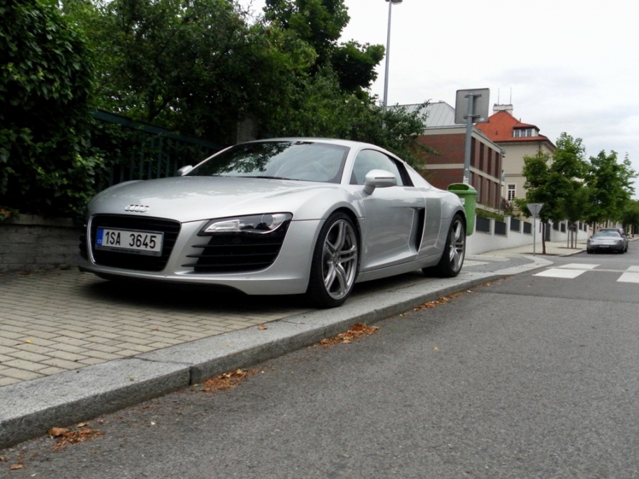 R8