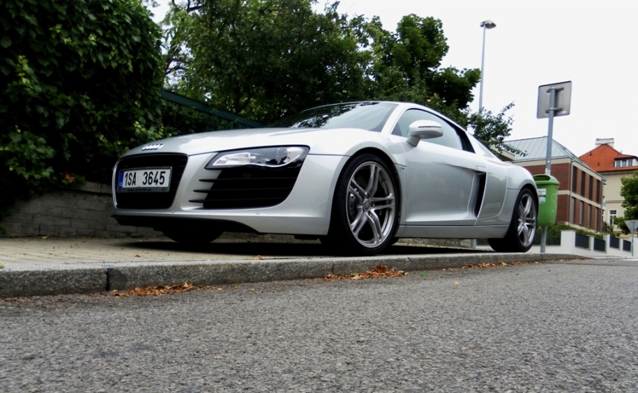 Audi R8