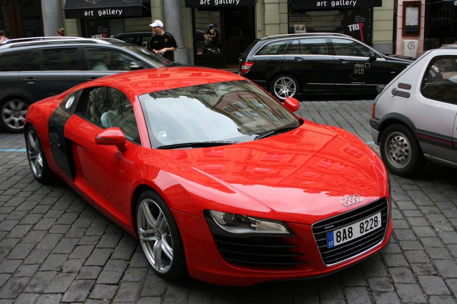 Audi R8