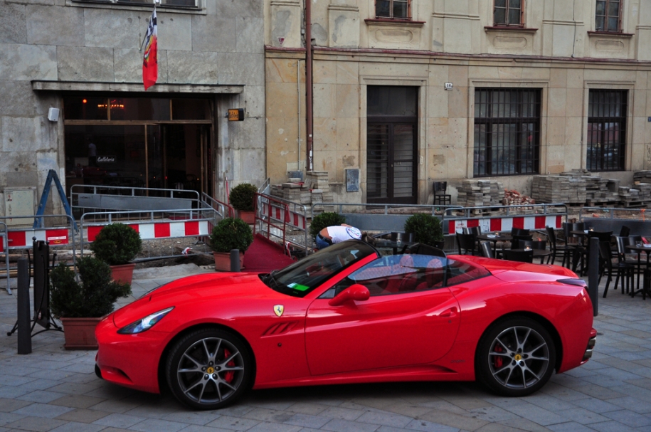 Ferrari California