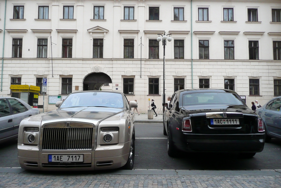 DHC,Phantom