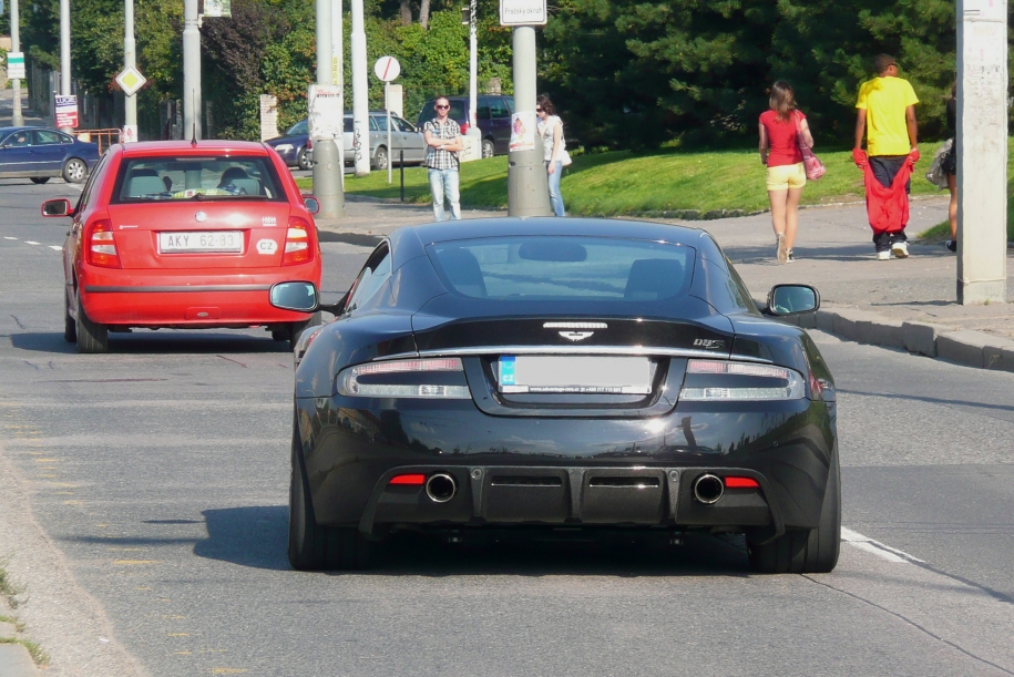 Aston Martin DBS