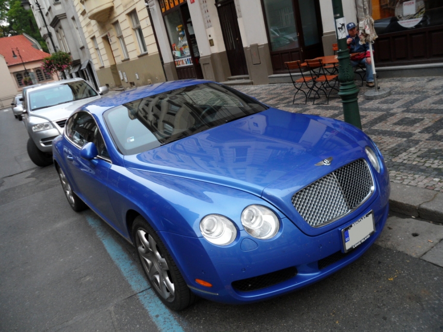 Bentley GT