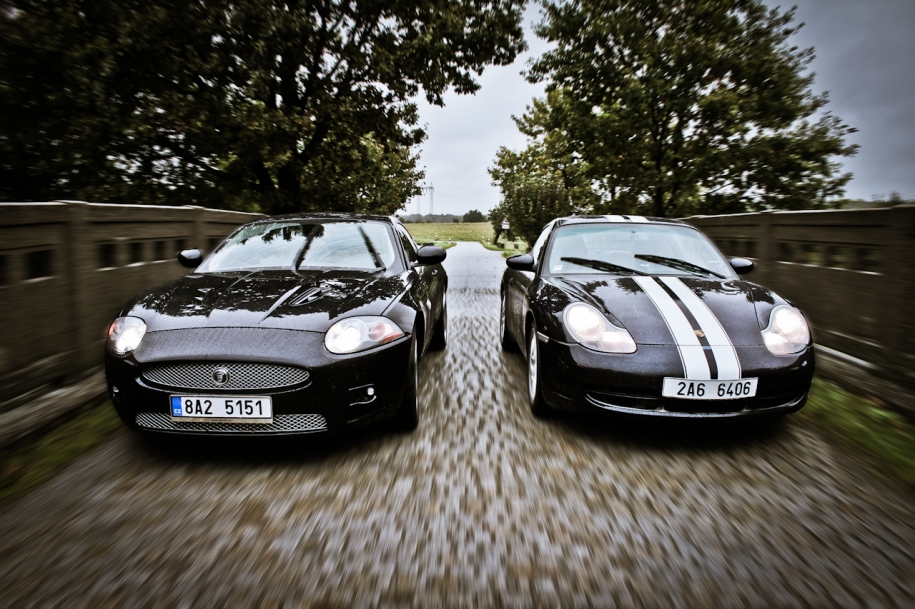 Jaguar XKR & Porsche 911 Carrera