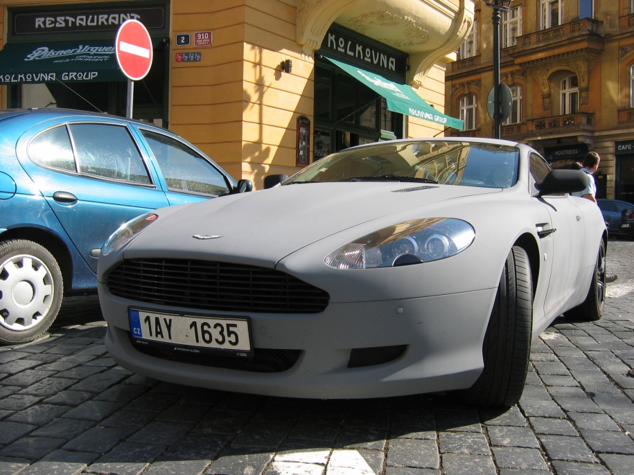 Aston Martin DB9