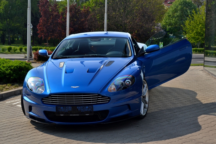 Aston Martin DBS