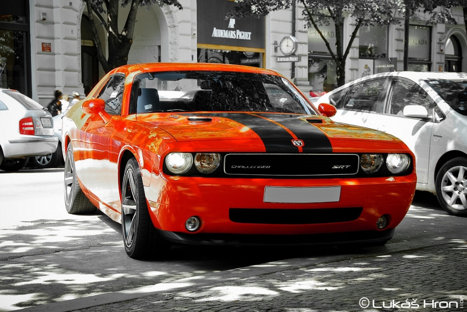 Dodge Challenger SRT-8