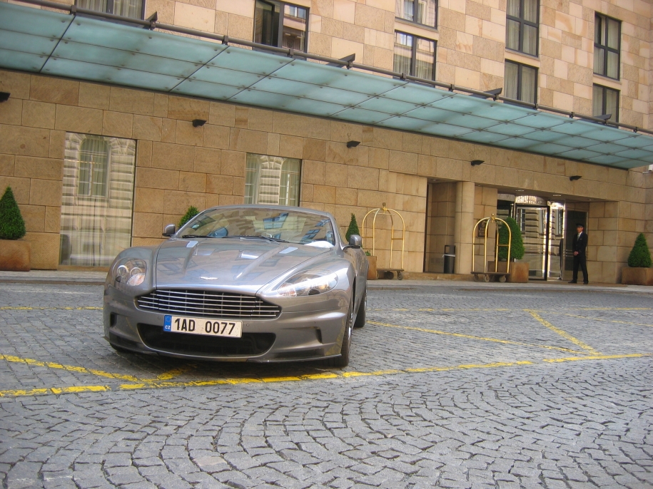 Aston Martin DBS