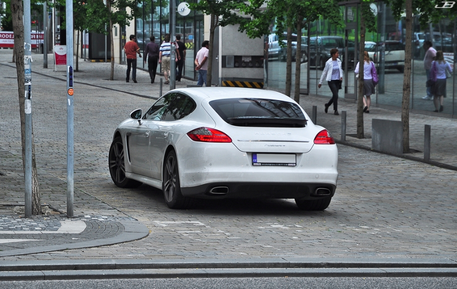 Panamera 4