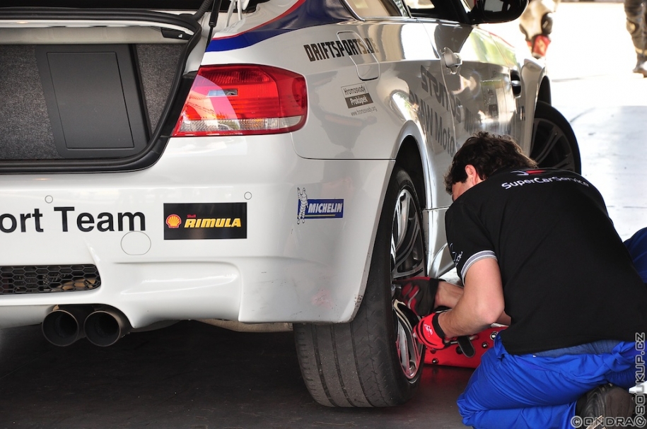 2011-05-07 at 15-33-00