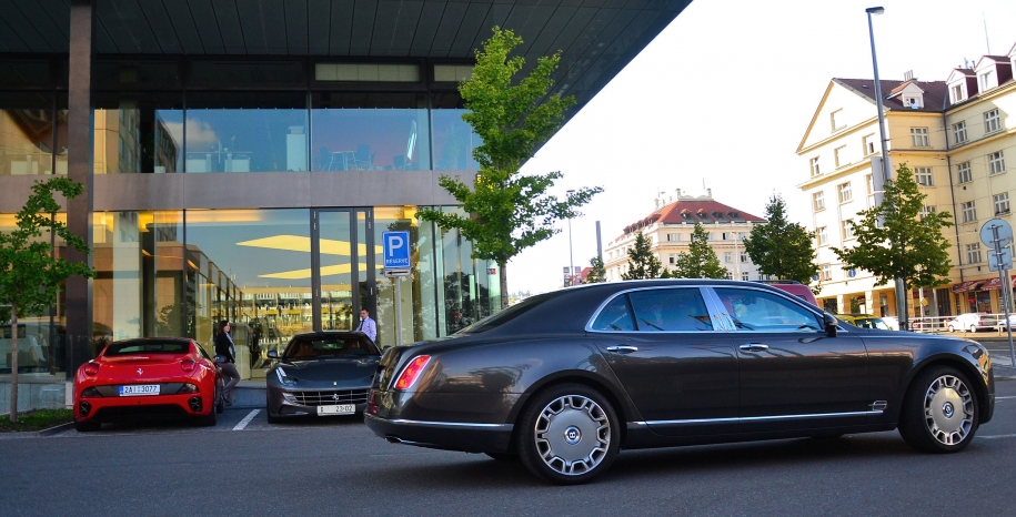 Mulsanne, FF, cali