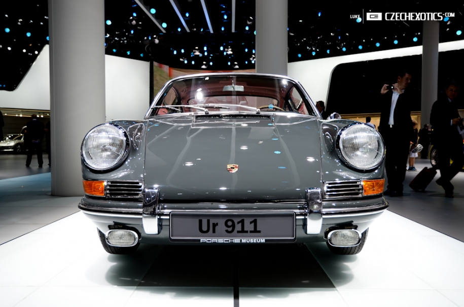 911