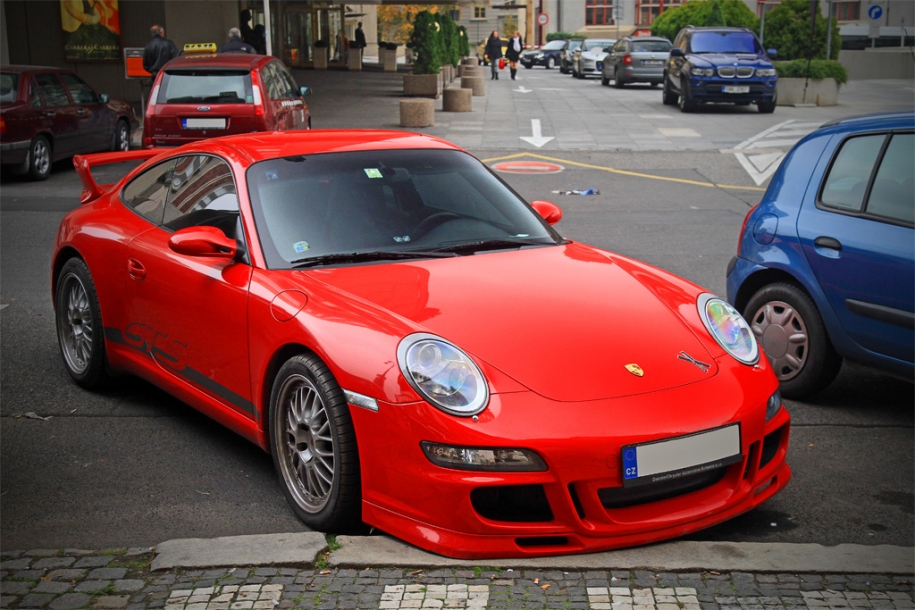 911