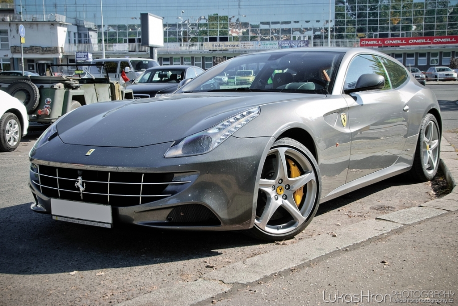 Ferrari FF