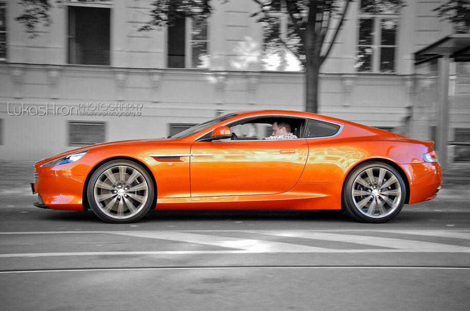 Aston Martin Virage
