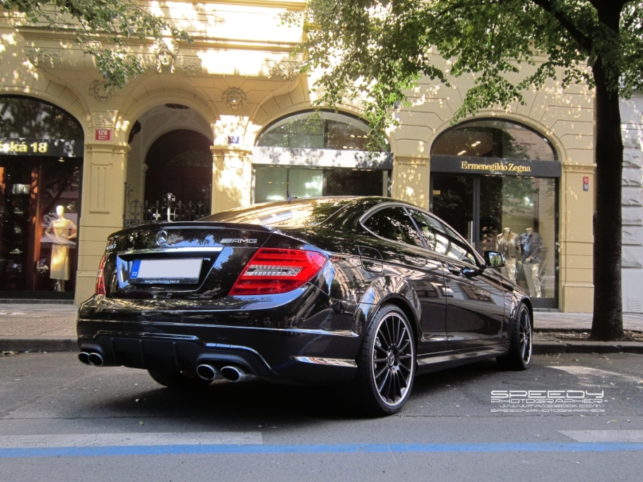 Mercedes-Benz C63 AMG Coupe