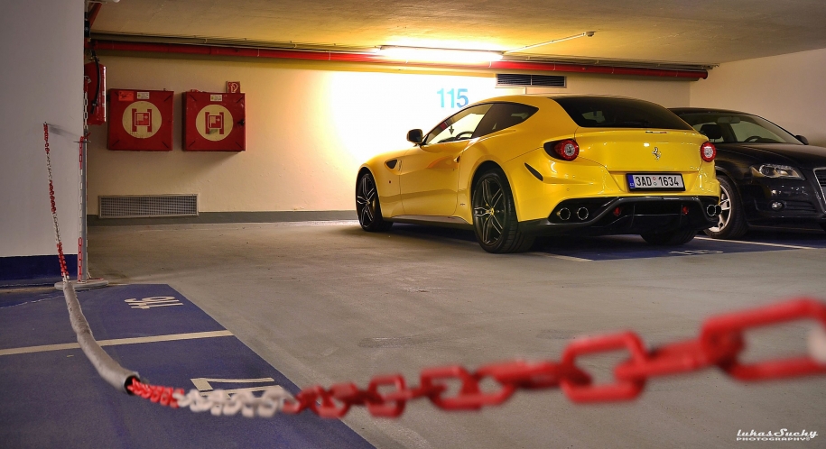 Ferrari FF