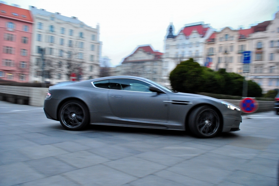 Aston Martin DBS