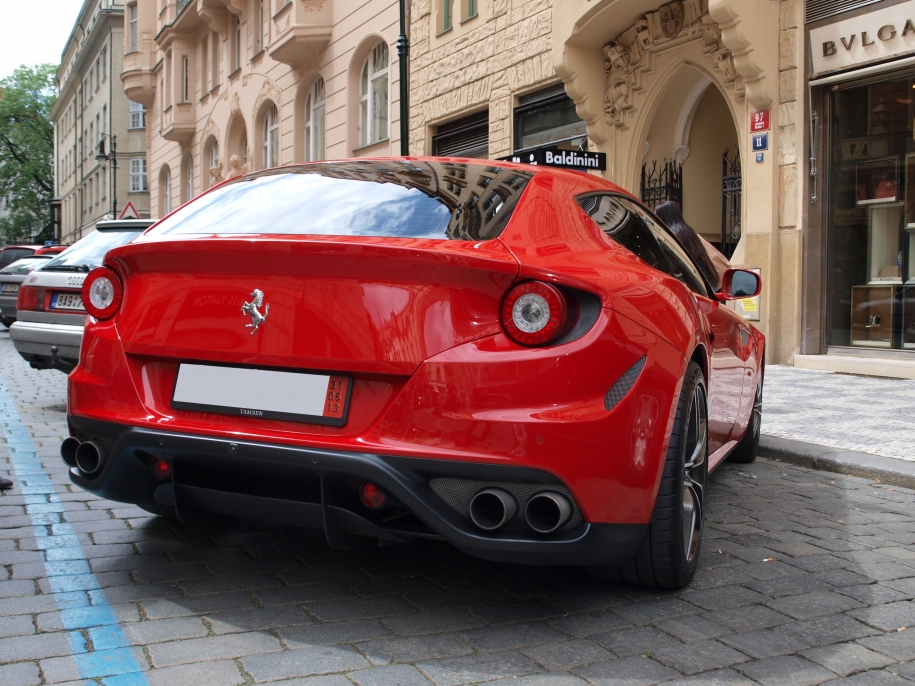 Ferrari FF