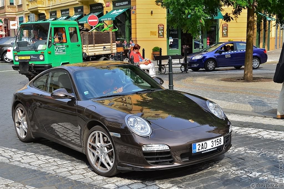 Porsche 911
