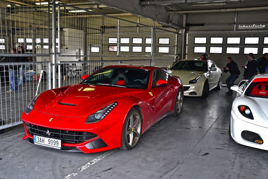 Ferrari F12
