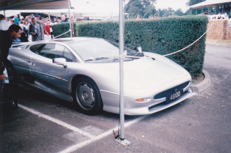 1992 Jaguar XJ220 1