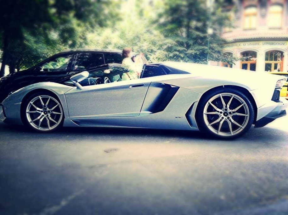 Lamborghini Aventador Roadster