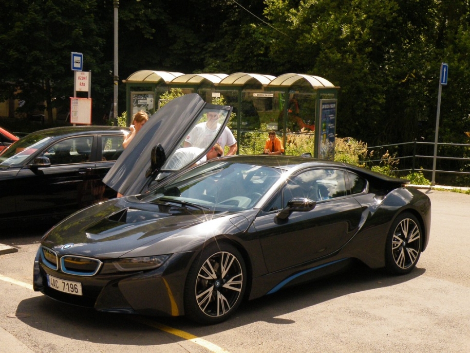 BMW i8