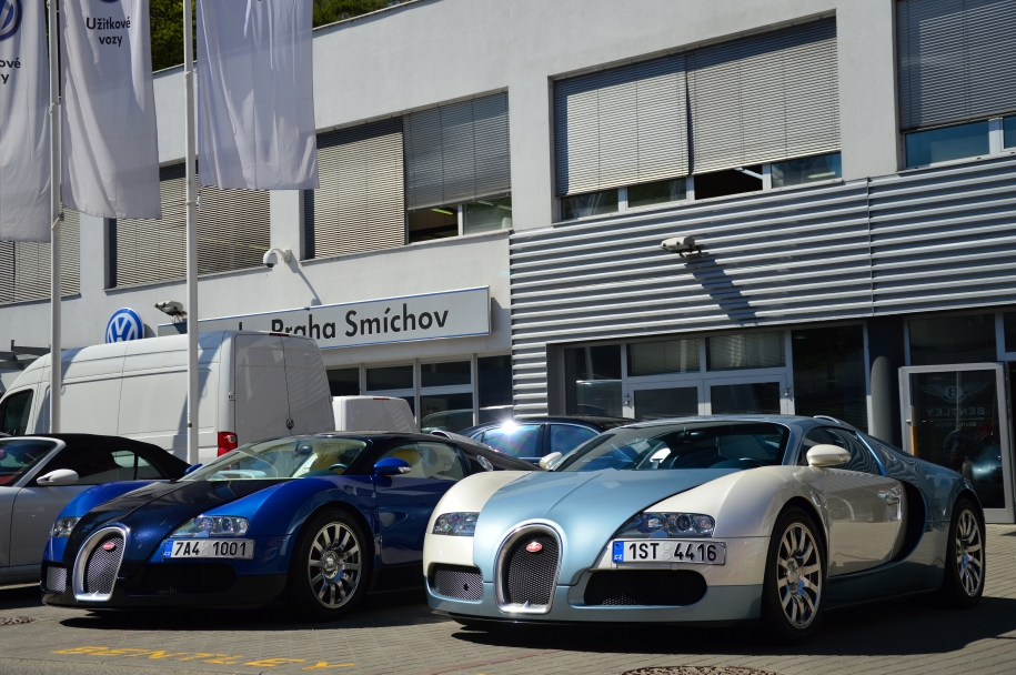2x Veyron 16.4