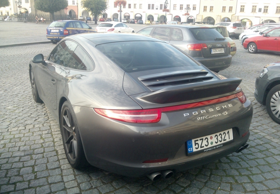 911 Carrera 4S