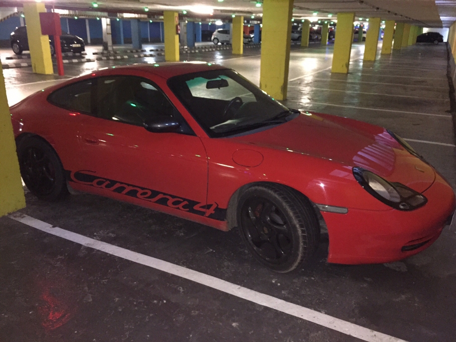 Porsche Carrera 4