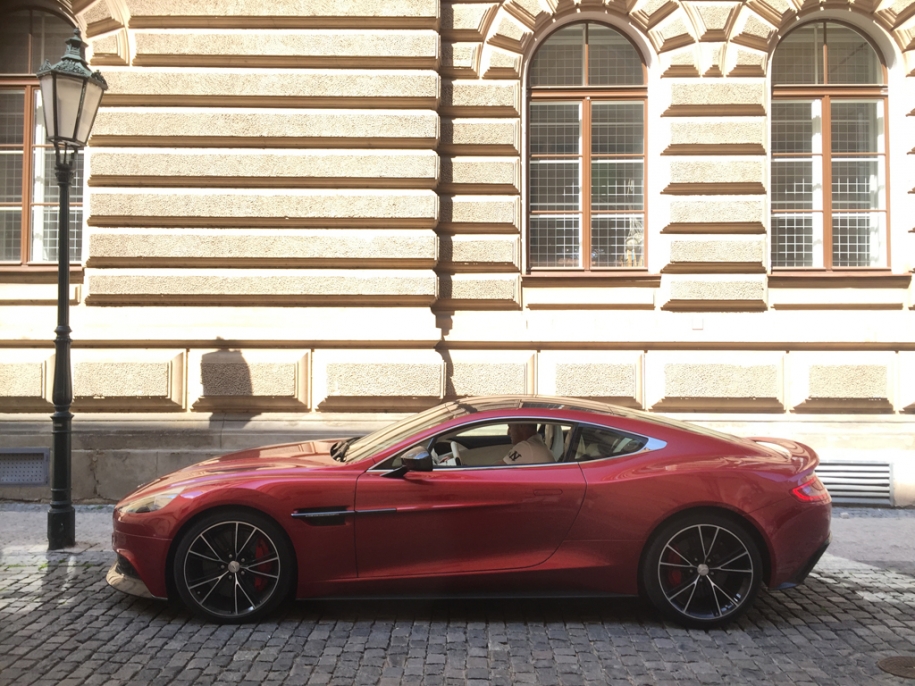 Aston Martin Vanquish