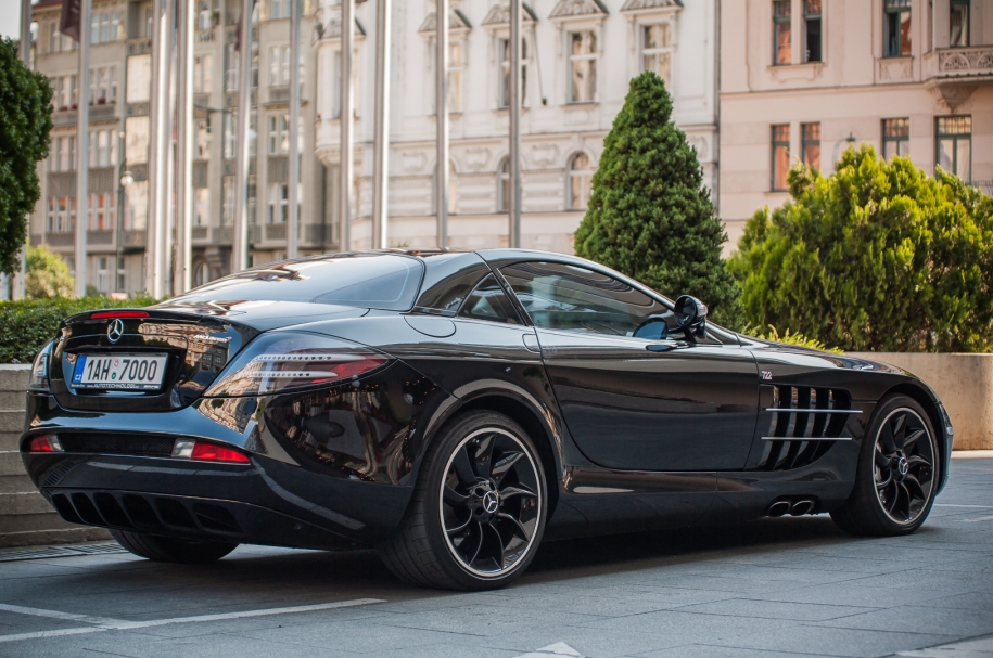 McLaren SLR