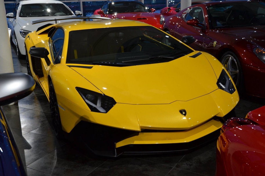 Aventador SV