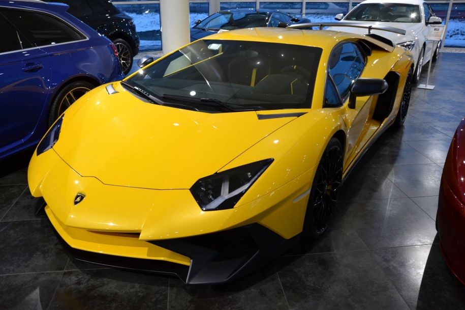 Aventador SV