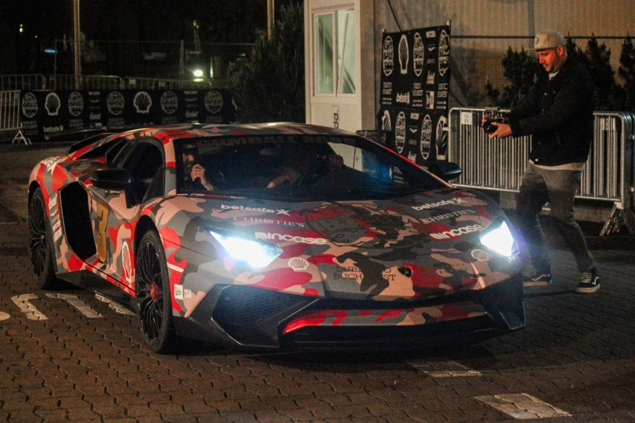 Aventador SV