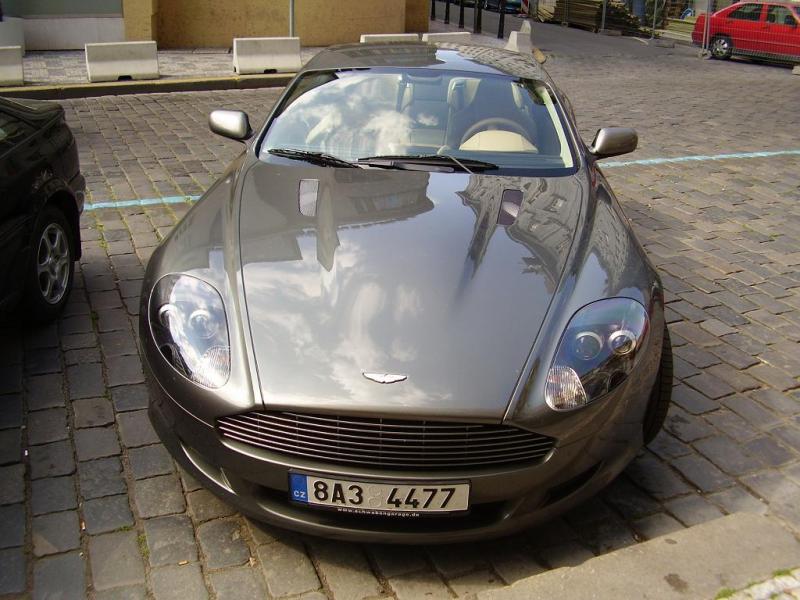 Aston Martin DB9
