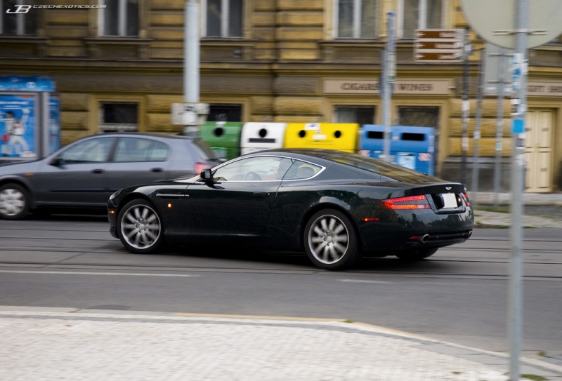 DB9