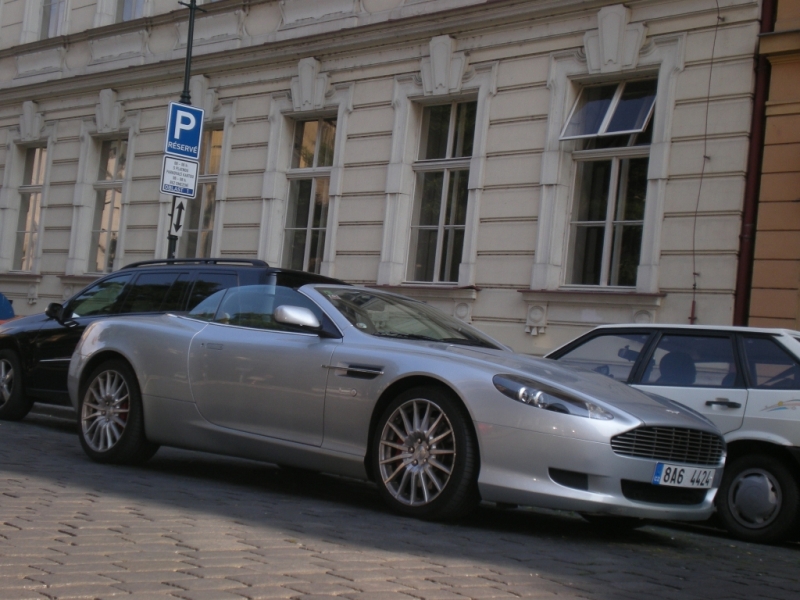DB9 Volante