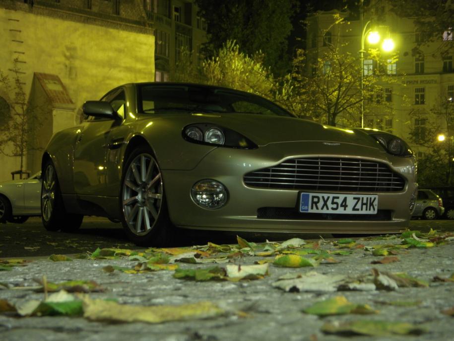 Aston Martin Vanquish S