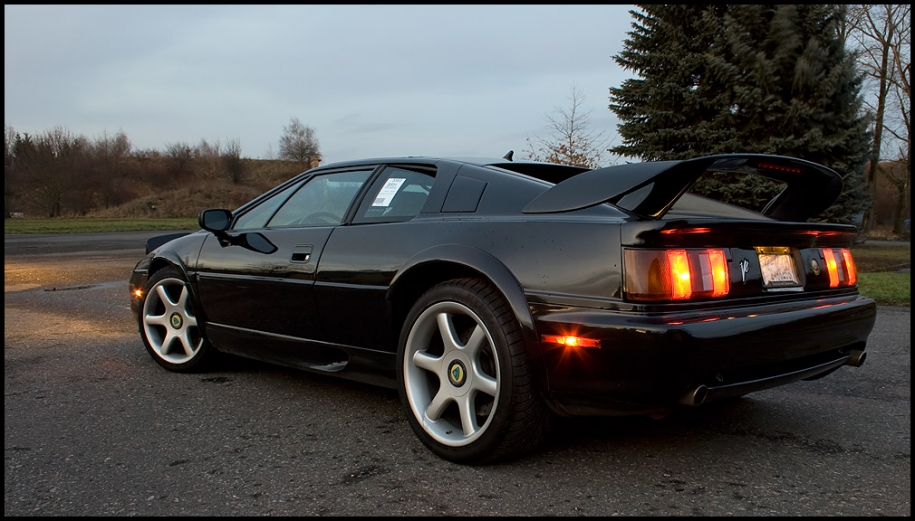 Lotus Esprit V8
