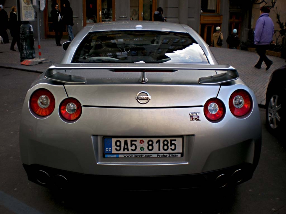 Nissan GT-R